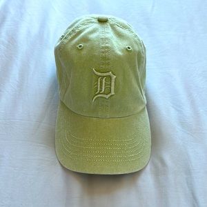 ‘47 Brand Detroit Tigers Women’s Clean Up Baseball Hat in Mist Green